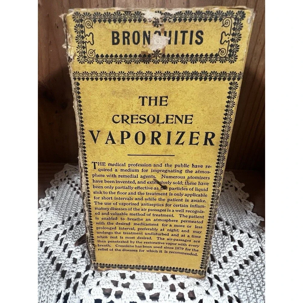 ANTIQUE VAPO-CRESOLENE VAPORIZER KEROSENE OIL LAMP W/BOX